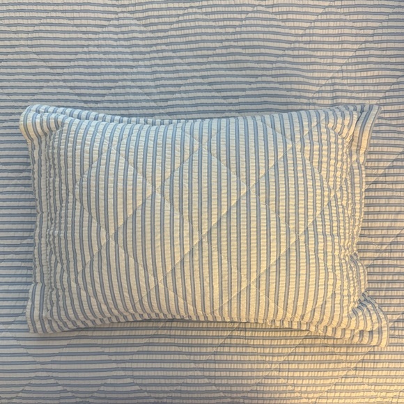 EUC Matouk Matteo Striped Budoir Pillow - Picture 3 of 5